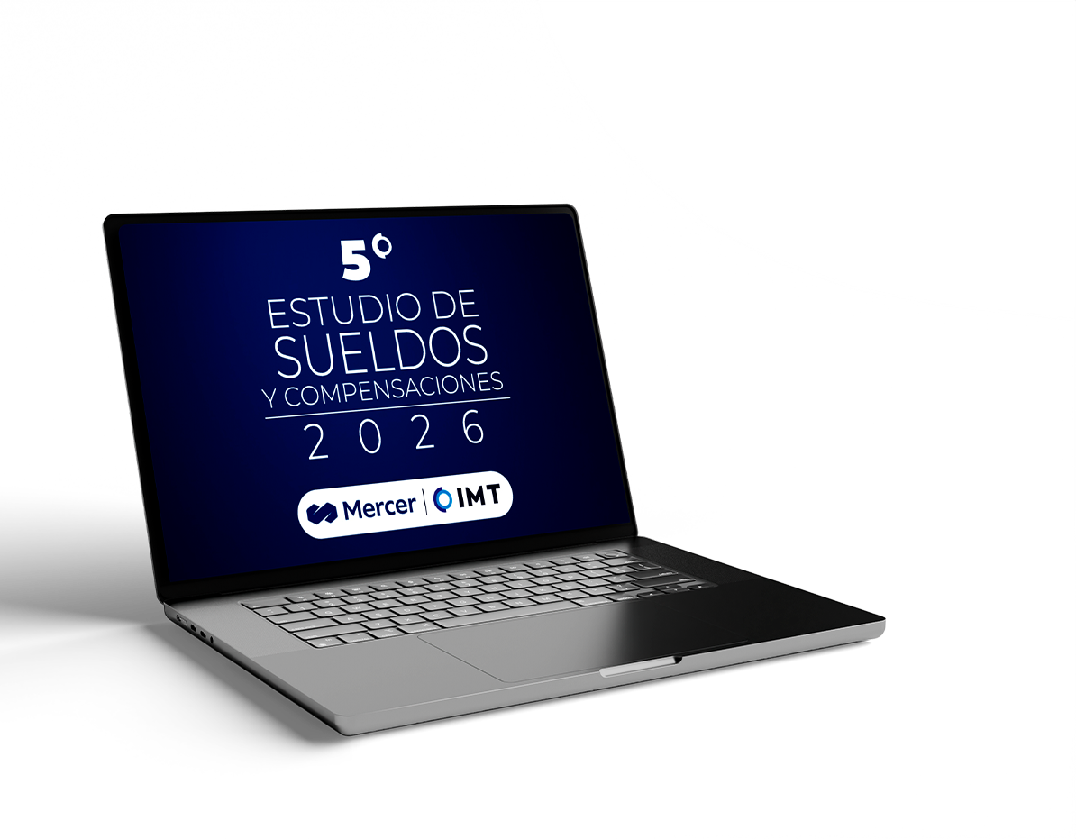 Laptop con portada del estudio de sueldos y compensaciones